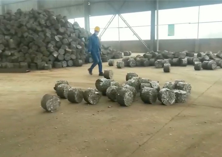 重型壓餅打包機 ,成型快 ,體積小餅塊緊實 ,方便儲存與運輸 。
