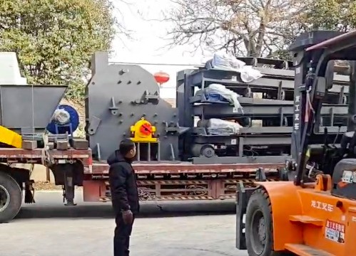 路友破碎機到達(dá)客戶廠地準(zhǔn)備開展裝機工作