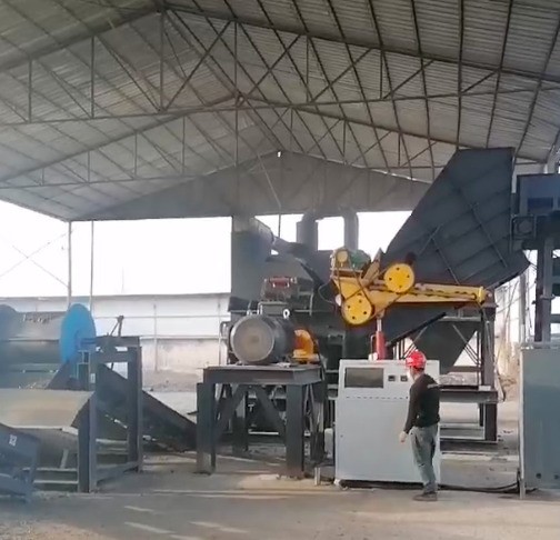 安徽地區(qū)315型破碎機使用現(xiàn)場，新機待運行